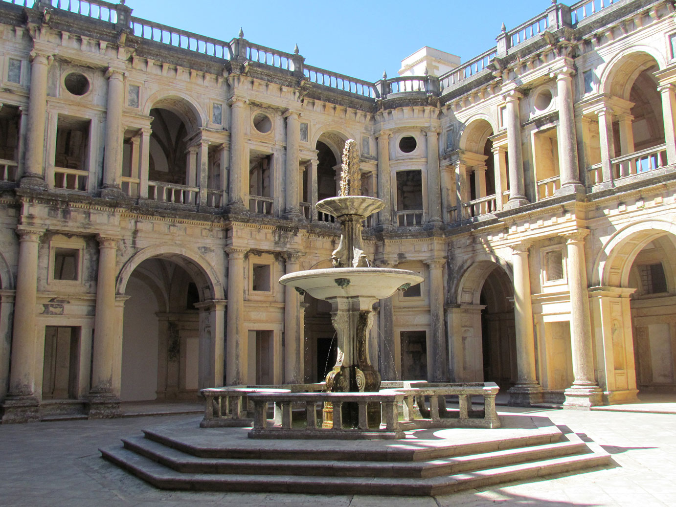 Sightseeing Tours in the Center of Portugal - Turismo de Portugal - Gowestours - Go West Tours